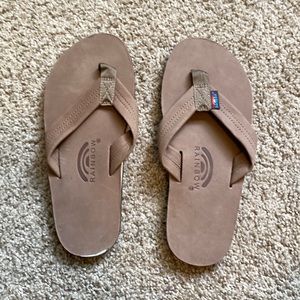 Mens rainbow sandals size 8.5 to 9.5, out of box brand new